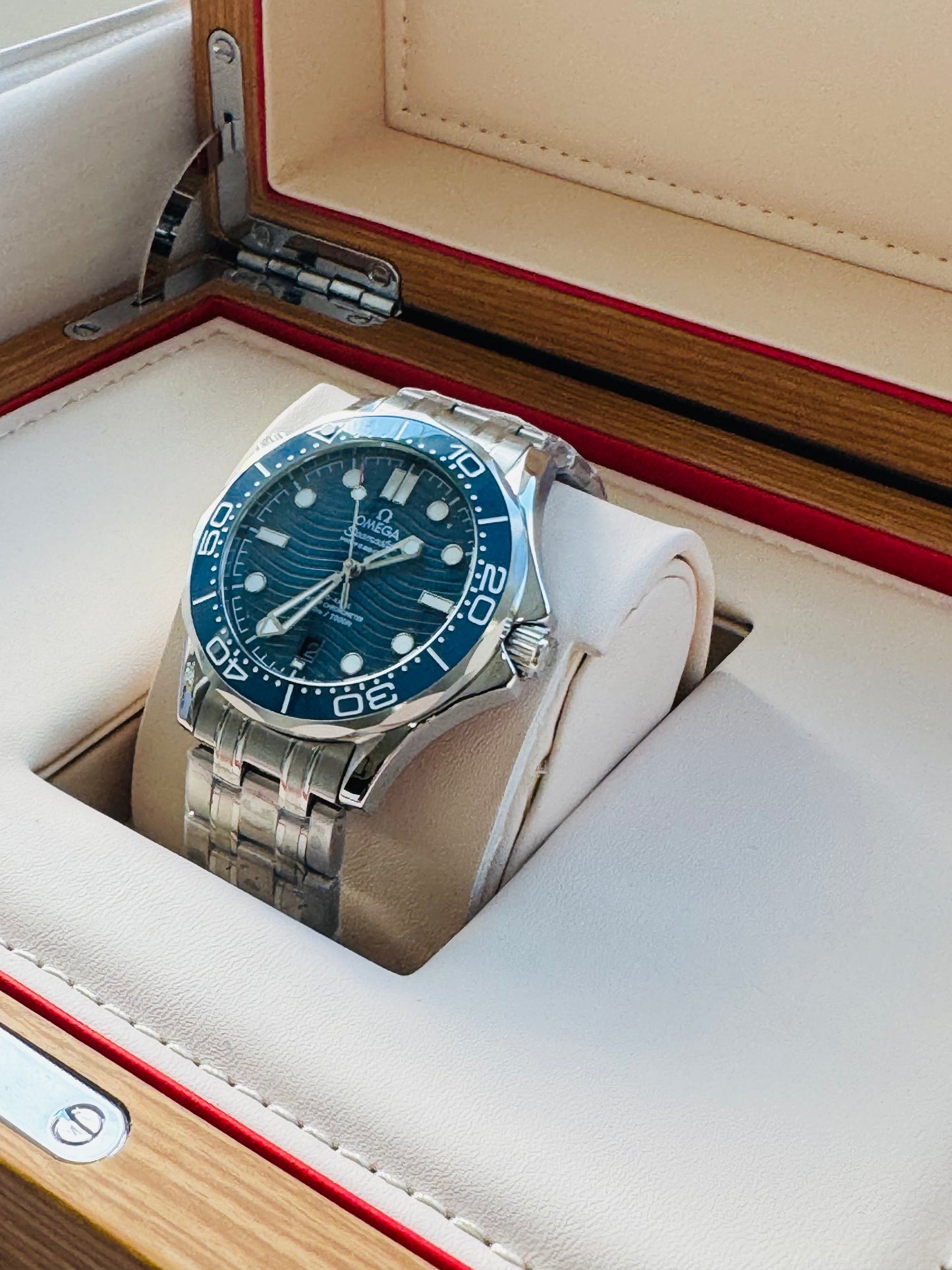 HERMOSO RELOJ OMEGA SEA MASTER AUTOMÁTICO ELEGANTE Y CASUAL!