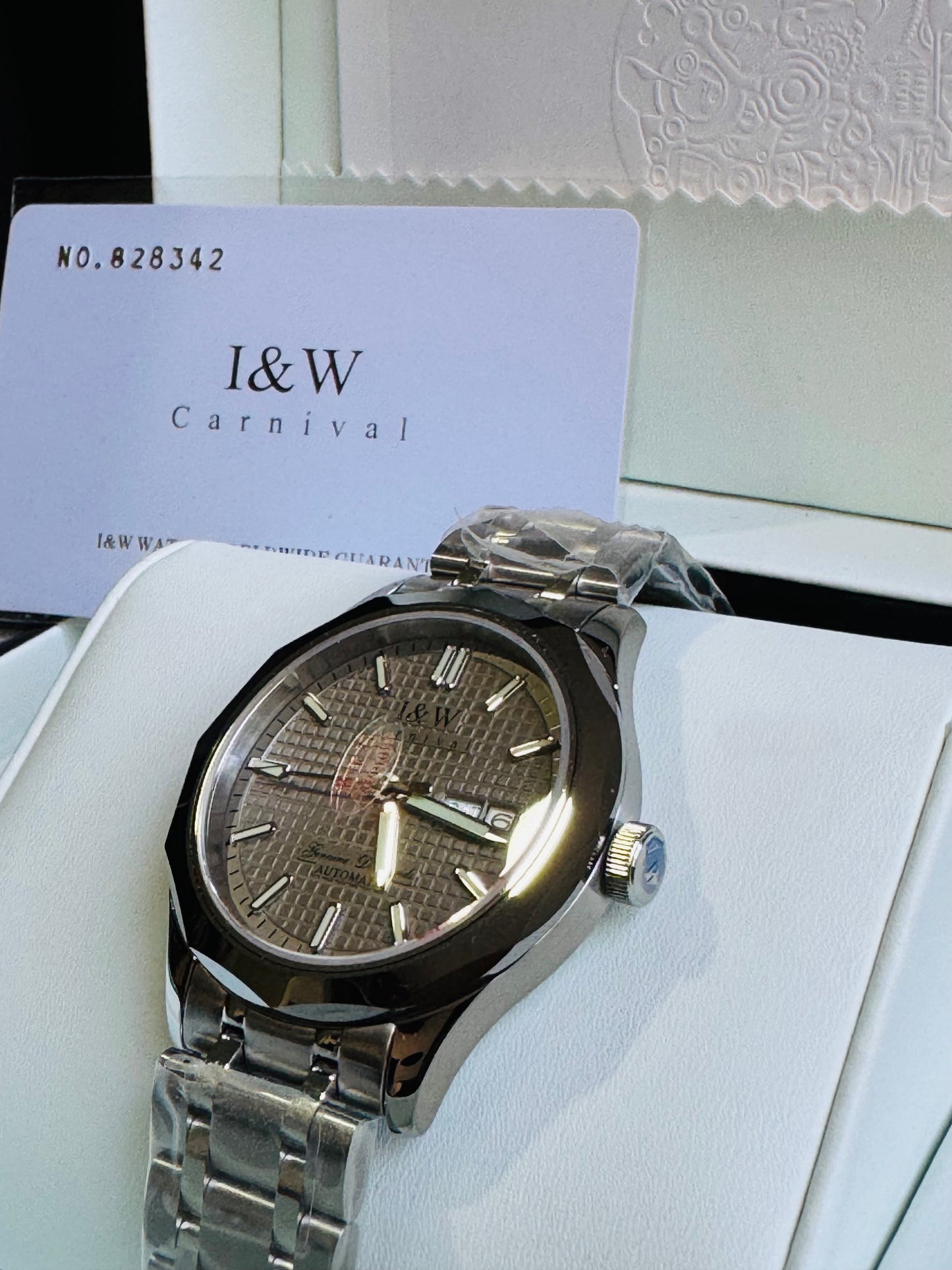 HERMOSO y ELEGANTE DISEÑO I&W AUTOMATICO- CRISTAL ZAFIRO-LUMINOSO-FECHADOR-DÍA DE LA SEMANA 💯% ORIGINAL