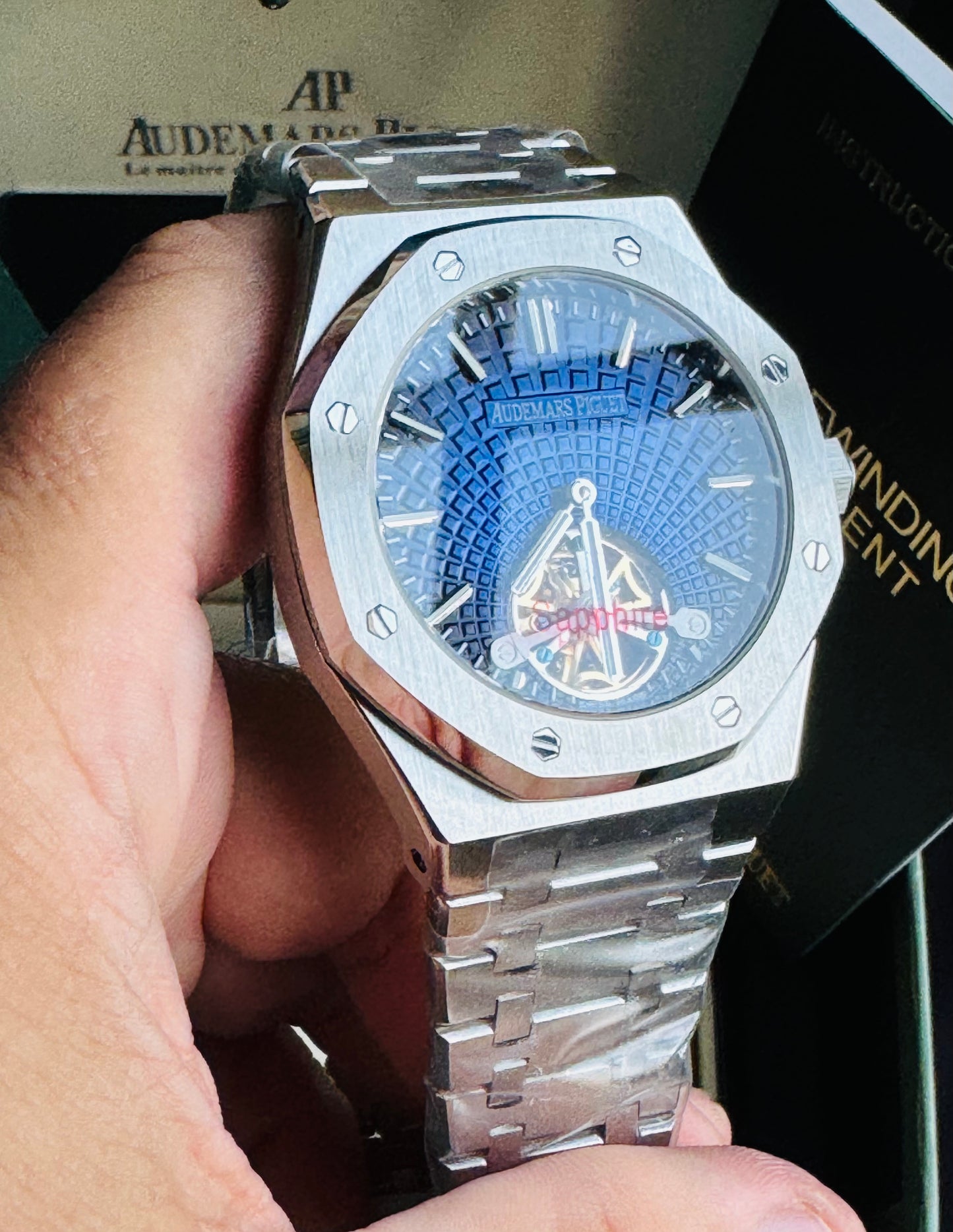 ESPECTACULAR AUDEMARS PIGUET ROYAL OAK
FLYNG TOURBILLON LIMITED EDITION!!! CRISTAL ZAFIRO!!! MÁXIMO LUJO!!!