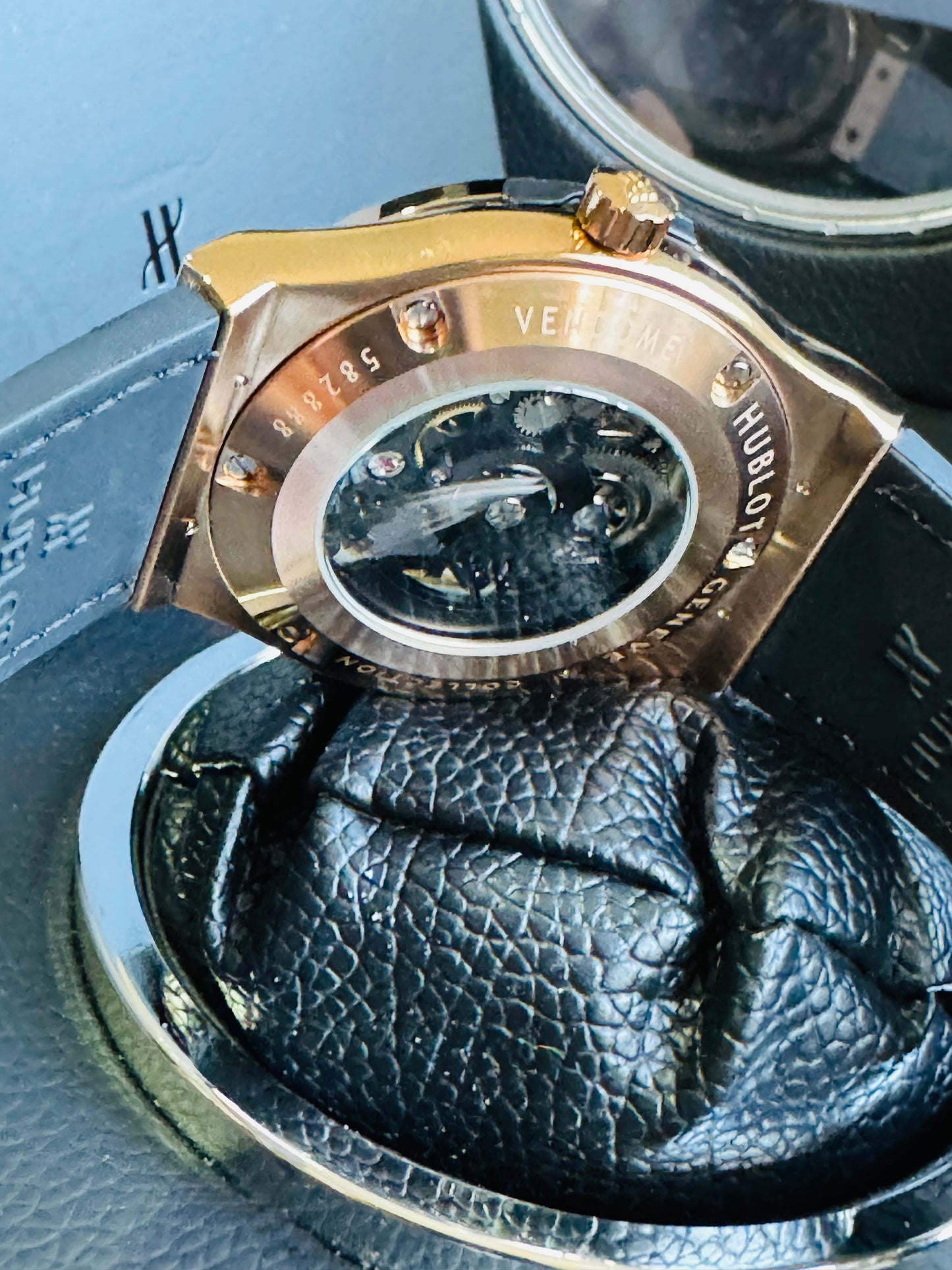 ESPECTACULAR RELOJ HUBLOT SKELETON AUTOMÁTICO MECÁNICO- CRISTAL ZAFIRO- ETC;
