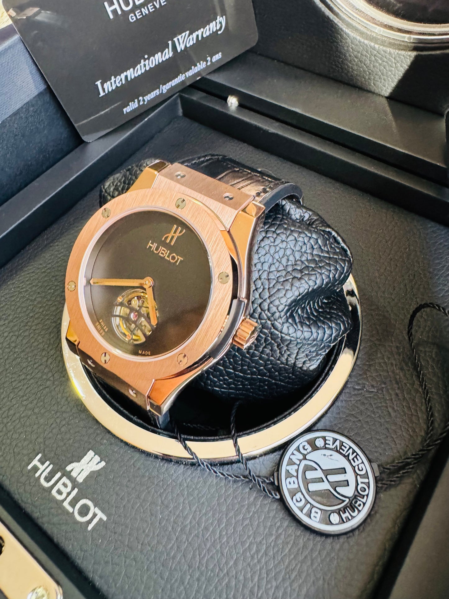 IMPRESIONANTE RELOJ AUTOMÁTICO MECÁNICO HUBLOT TOURBILLON- CRISTAL ZAFIRO-21 JOYAS-MÁXIMA ELEGANCIA!!!

PRECIO: A TRATAR

INFORMACION WHATSAPP 99 81 92 84 65

NO SE HACEN ENVÍOS 🚚