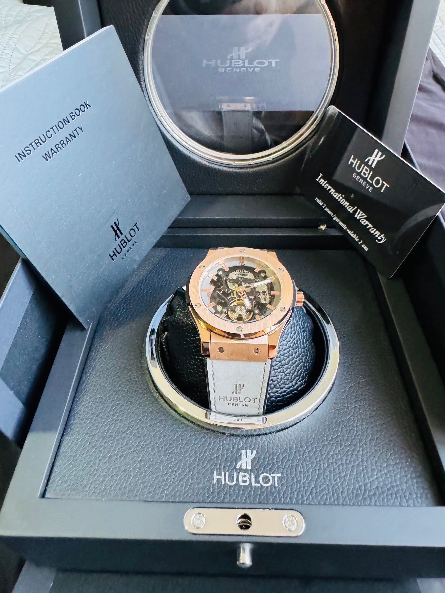 ESPECTACULAR RELOJ HUBLOT SKELETON AUTOMÁTICO MECÁNICO- CRISTAL ZAFIRO- ETC;