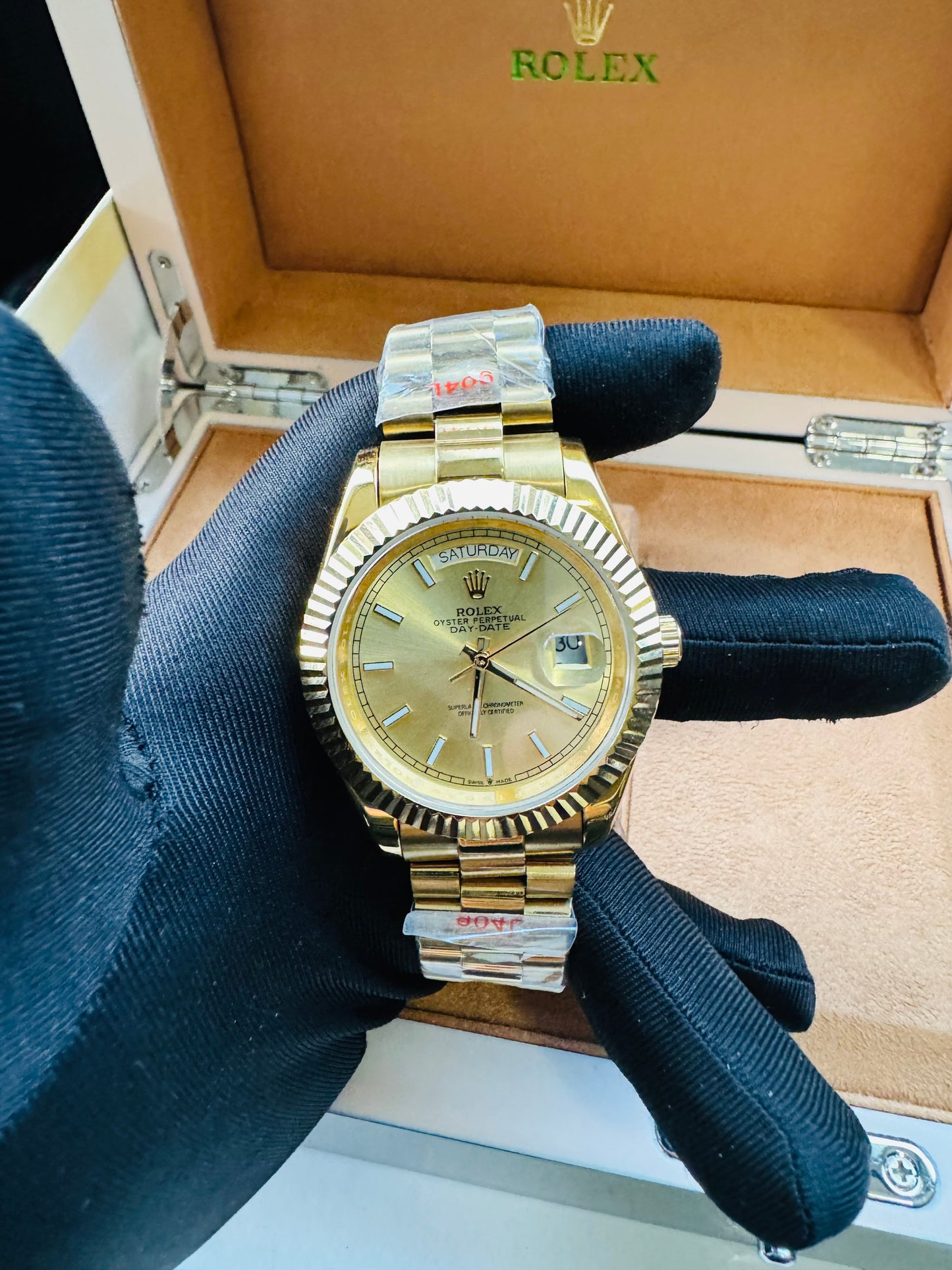 HERMOSO RELOJ AUTOMÁTICO OYSTER PERPETUAL DAY DATE ELEGANCIA Y DISTINCIÓN!

PRECIO A TRATAR 

Información por WhatsApp 99 81 92 84 65


NOTA:

No se hacen envíos 🚚  📦 💨!

Las Ventas son solo en Cancún

Nuestro Lema: No somos Números!