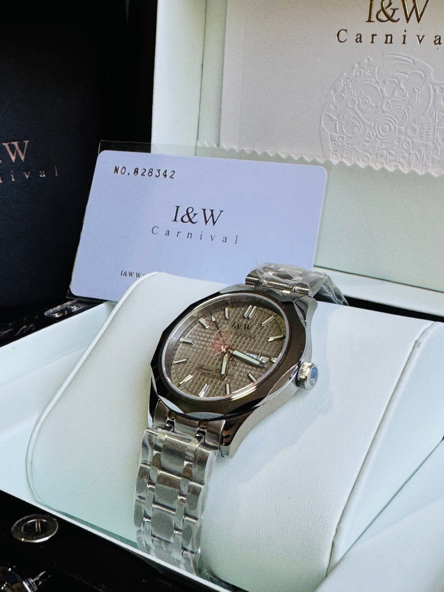HERMOSO y ELEGANTE DISEÑO I&W AUTOMATICO- CRISTAL ZAFIRO-LUMINOSO-FECHADOR-DÍA DE LA SEMANA 💯% ORIGINAL