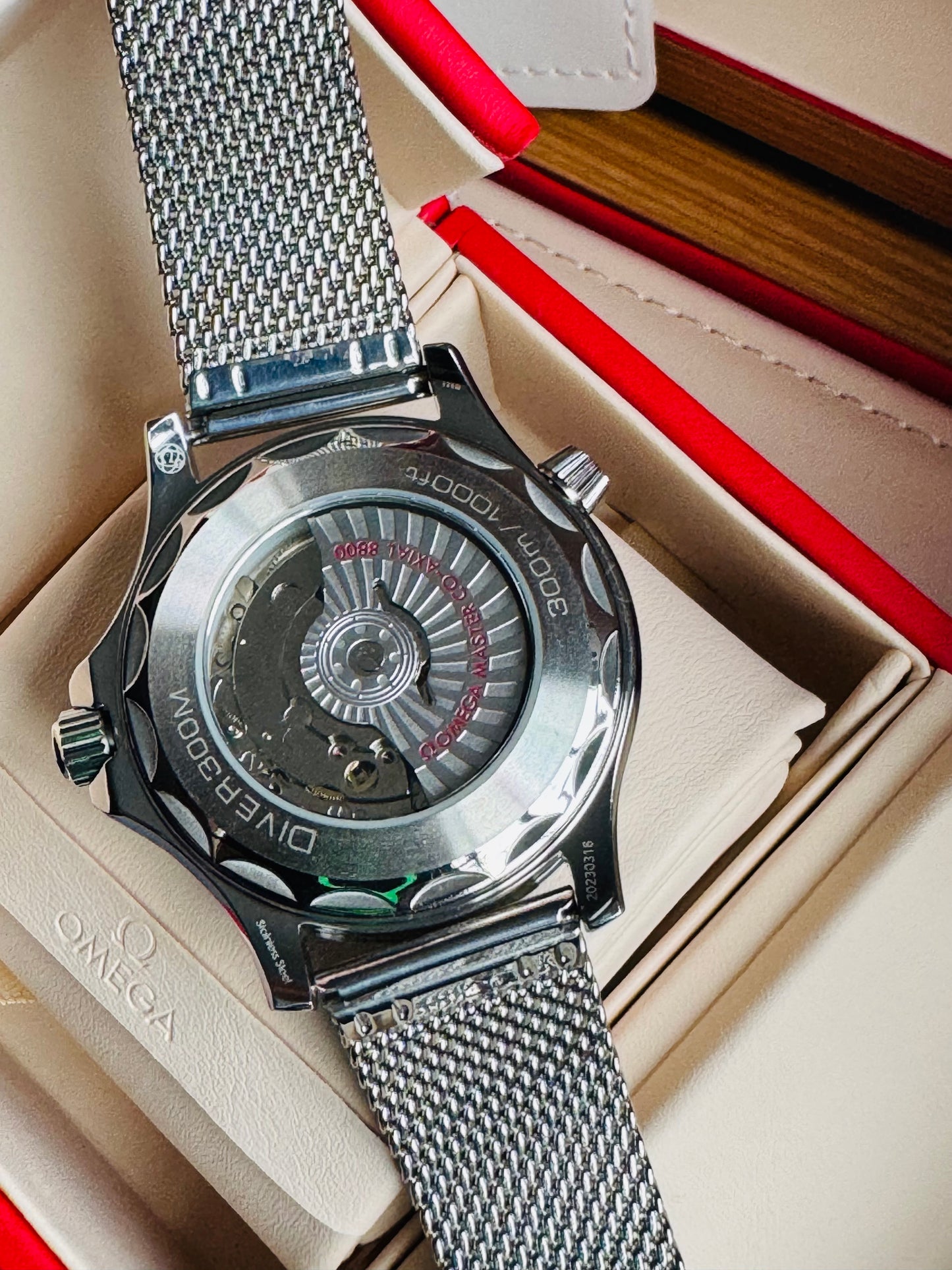 HERMOSO RELOJ AUTOMÁTICO MECÁNICO OMEGA SEAMASTER ACABADO DIAMANTADO