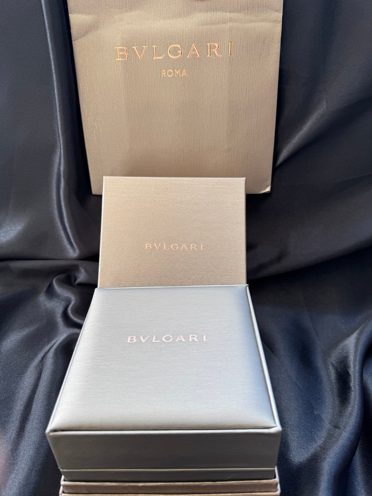 LUJOSO DISEÑO RELOJ AUTOMÁTICO MECÁNICO BVLGARI OCTO ELEGANCIA Y DISTINCIÓN