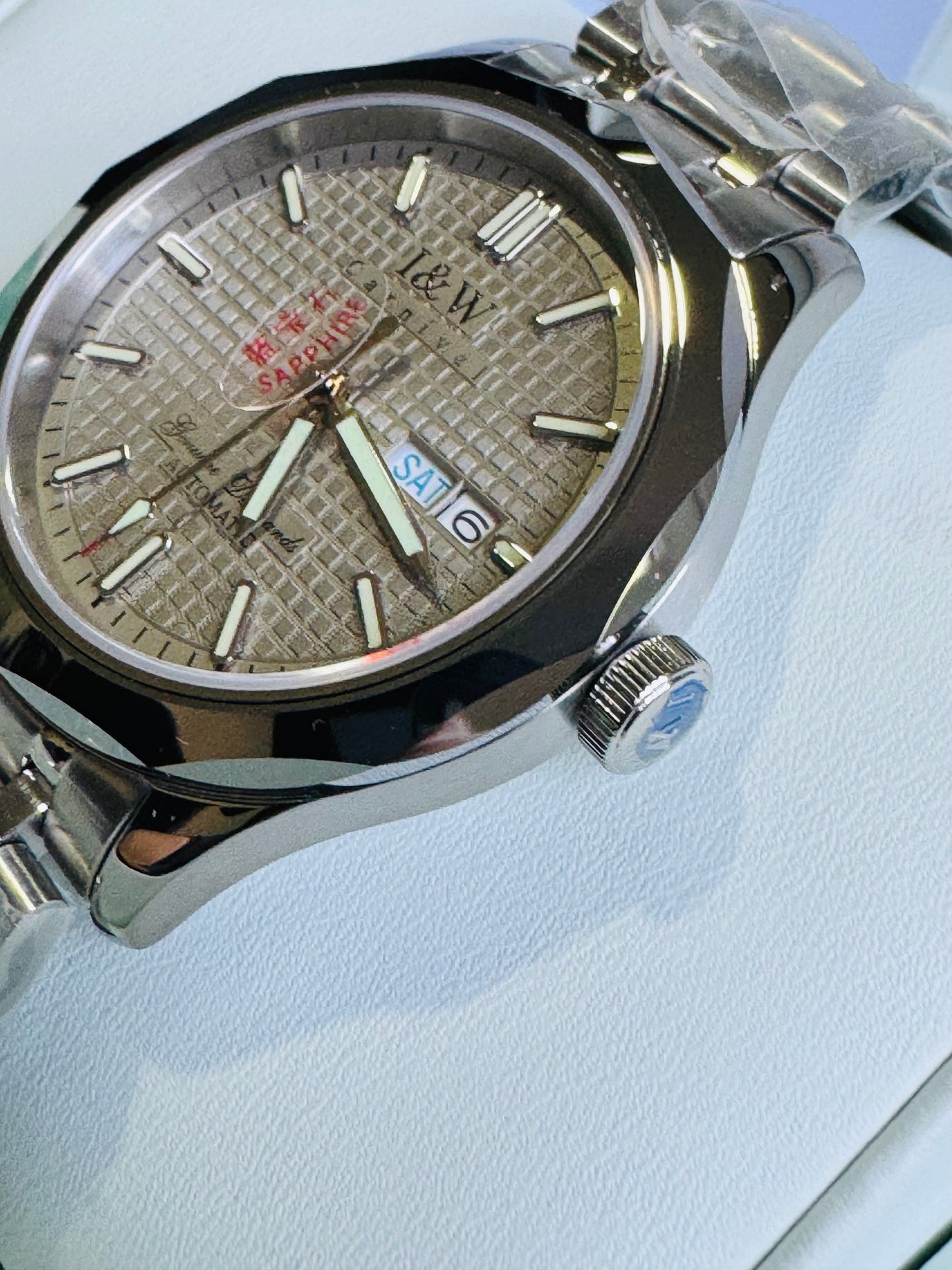 HERMOSO y ELEGANTE DISEÑO I&W AUTOMATICO- CRISTAL ZAFIRO-LUMINOSO-FECHADOR-DÍA DE LA SEMANA 💯% ORIGINAL