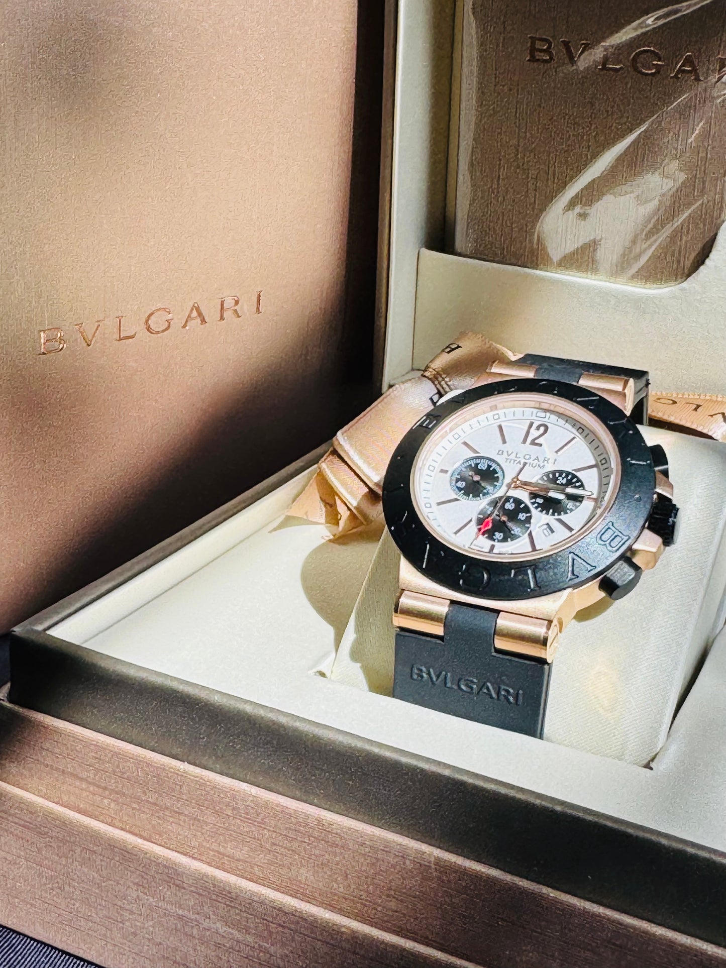 ESPECTACULAR RELOJ AUTOMÁTICO MULTIFUNCIONAL BVLGARI-CRONÓMETRO-SEGUNDERO-2 ZONAS HORARIAS-CRISTAL ZAFIRO-ETC