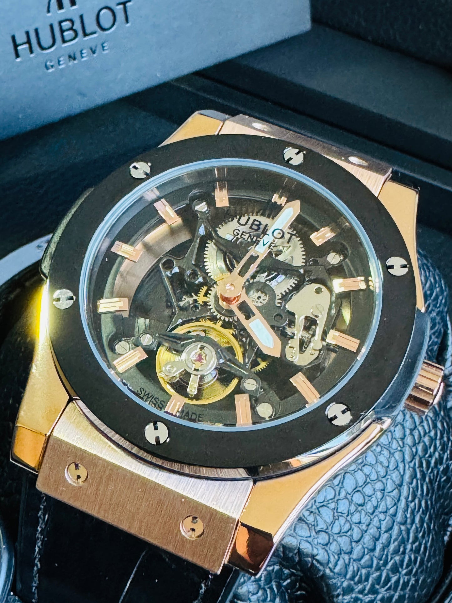 ESPECTACULAR RELOJ HUBLOT SKELETON AUTOMÁTICO MECÁNICO- CRISTAL ZAFIRO MÁXIMO LUJO!!!

PRECIO: A TRATAR 

VENTAS SOLO EN CANCÚN 

INFORMACION POR WhatsApp 99 81 92 84 65.

NO SE HACEN ENVÍOS 🚚