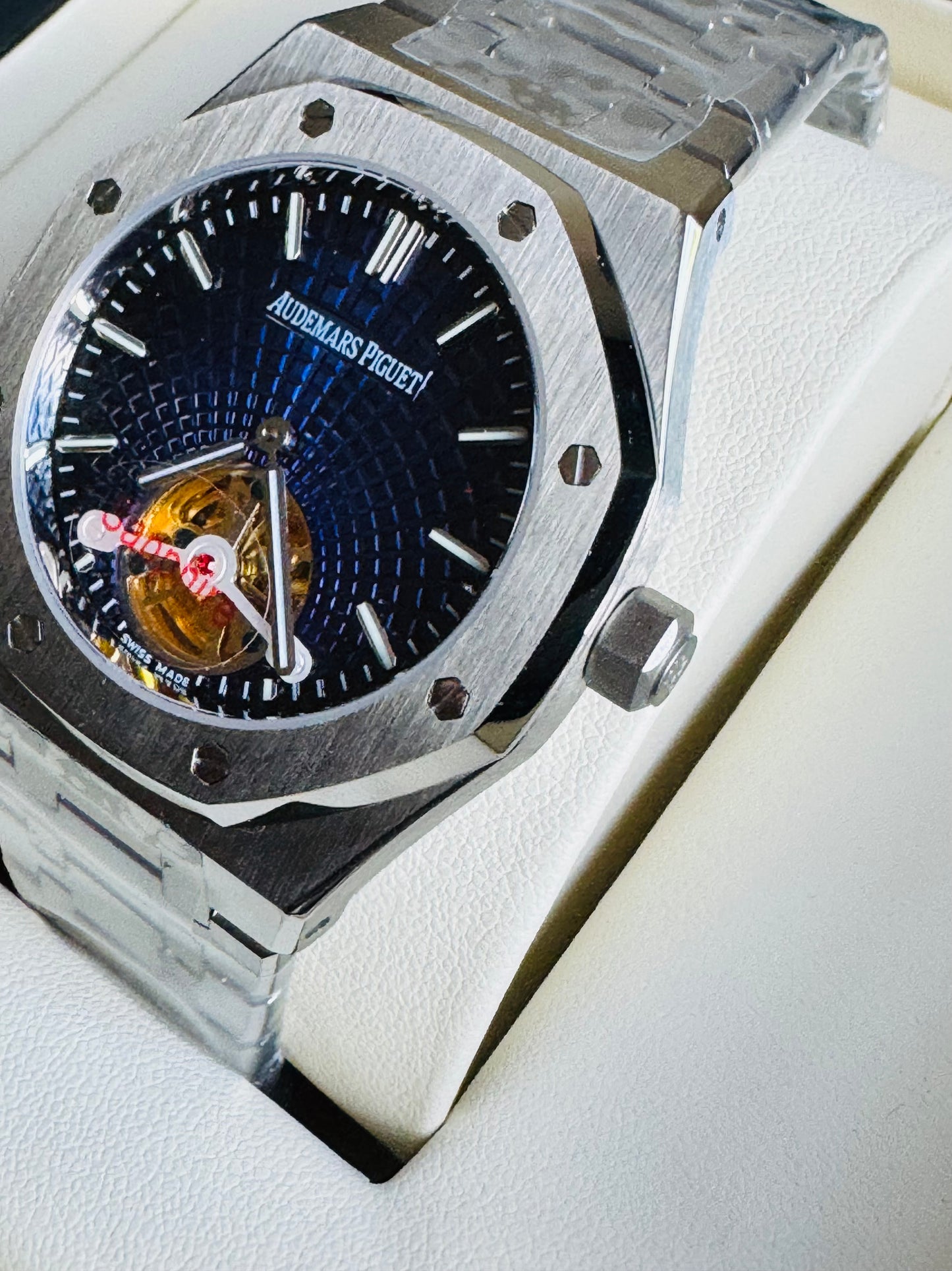 ESPECTACULAR AUDEMARS PIGUET ROYAL OAK
FLYNG TOURBILLON LIMITED EDITION!!! CRISTAL ZAFIRO!!! MÁXIMO LUJO!!!
