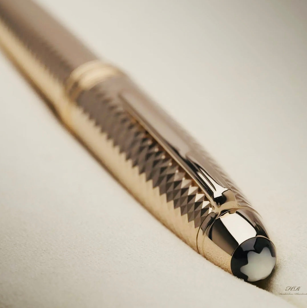 Hermosa y SOLD OUT desde hace Años Montblanc Solitaire Pluma Estilográfica MONT BLANC Geométric LeGrand 18K Mediano- Cajas Etcétera