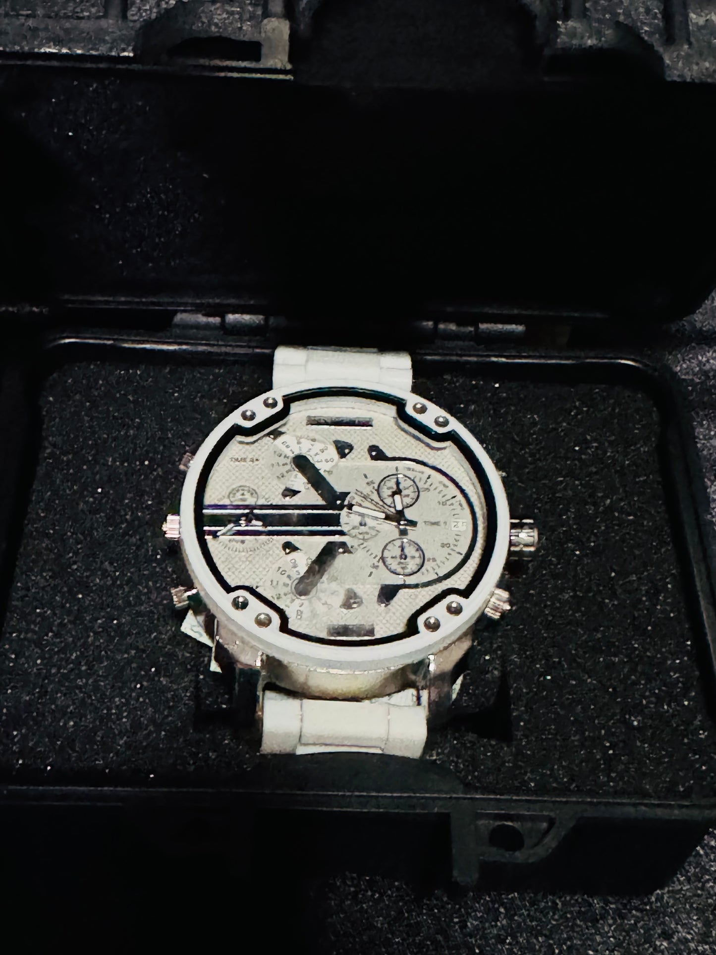 Reloj MR DADDY Diesel Grande y Pesado ! Disponible en 7 Modelos Diferentes!

Información por WhatsApp 99 81 92 84 65


NOTA:

No se hacen envíos 🚚  📦 💨!

Las Ventas son solo en Cancún

Nuestro Lema: No somos Números!