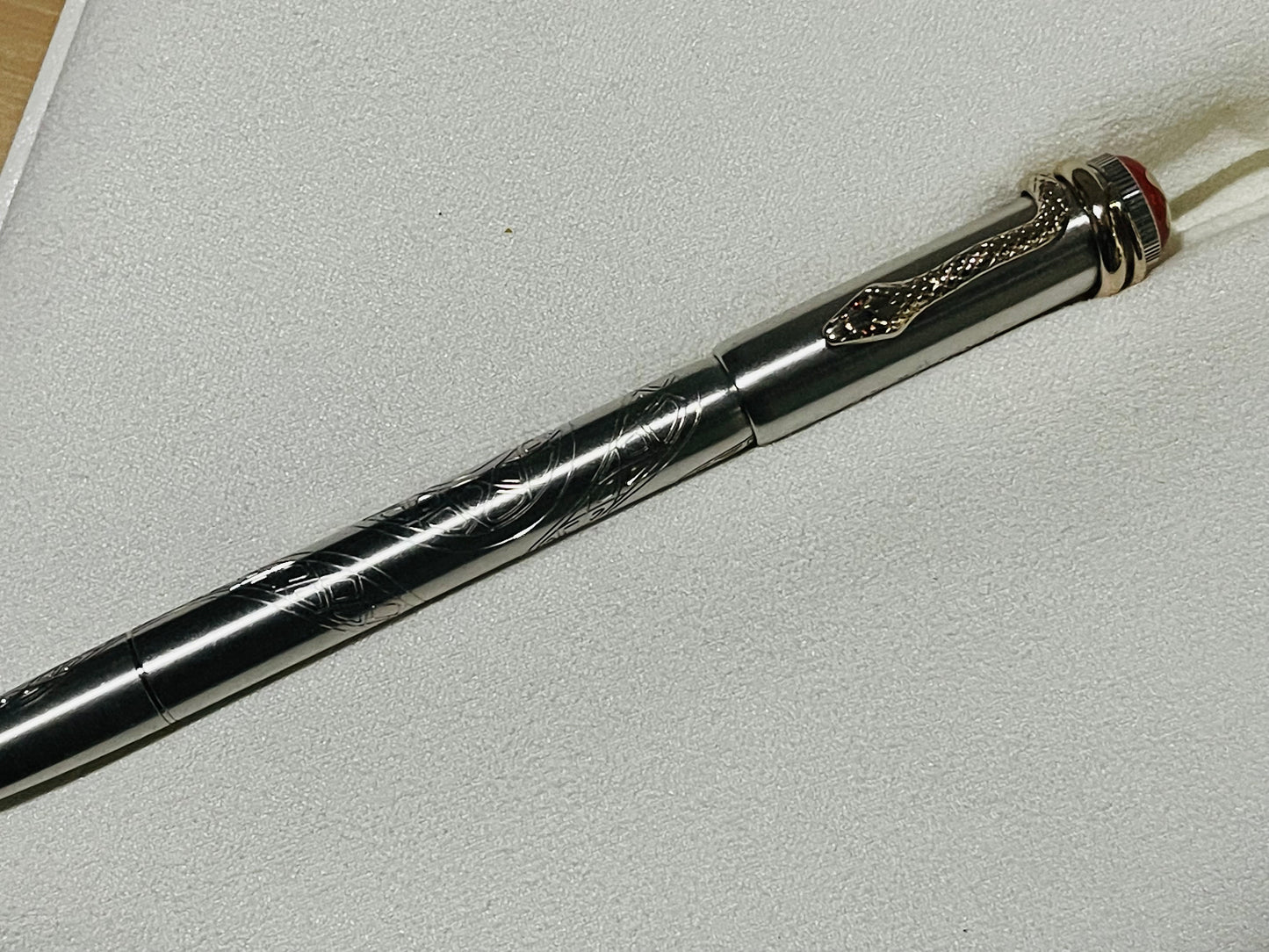 EXCLUSIVA PLUMA FUENTE 1906 - LÍMITED EDITION SERPENT- NOIR HERITAGE -