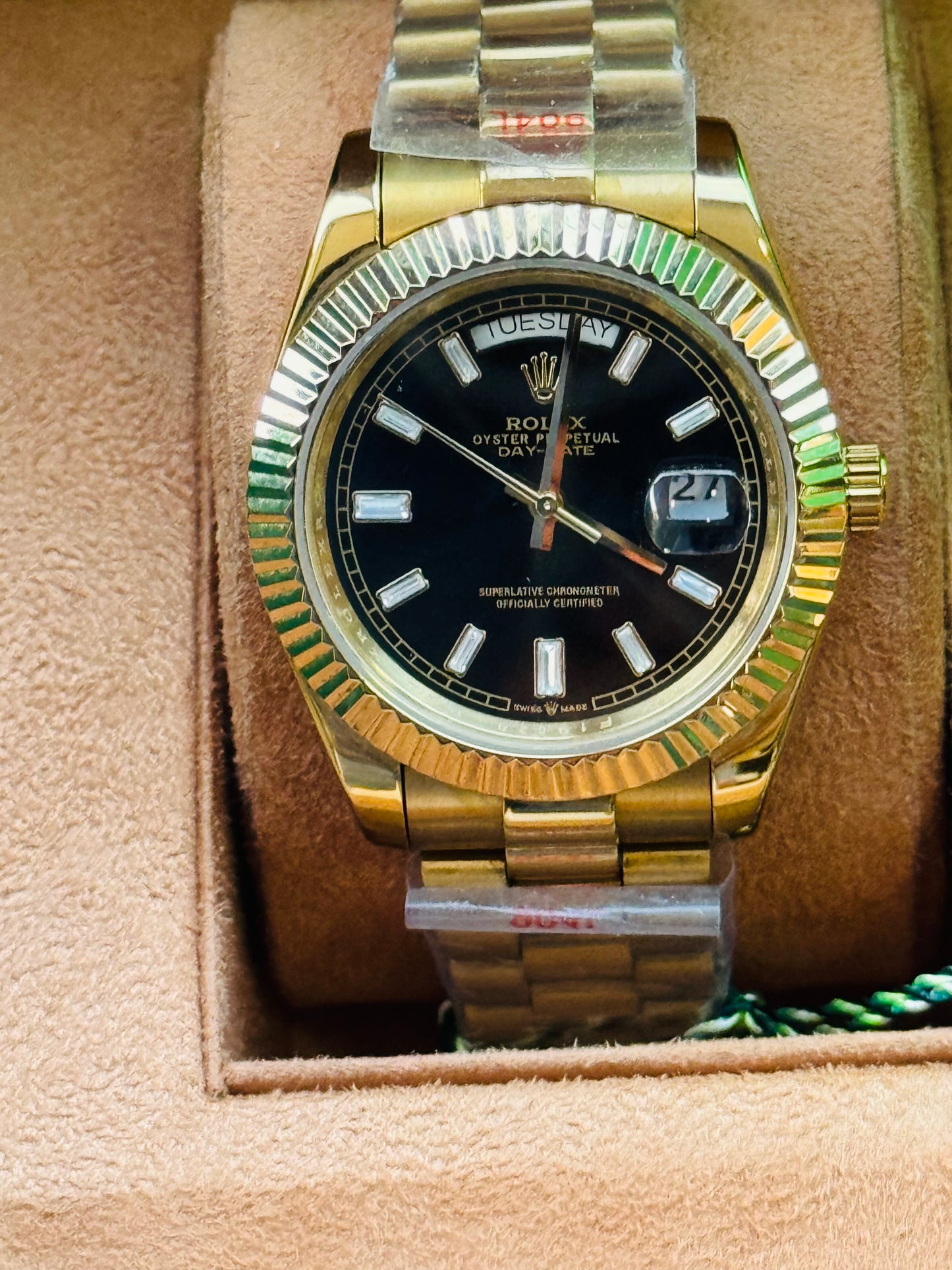 HERMOSO RELOJ AUTOMÁTICO OYSTER PERPETUAL DAY DATE ELEGANCIA Y DISTINCIÓN!

PRECIO A TRATAR 

Información por WhatsApp 99 81 92 84 65


NOTA:

No se hacen envíos 🚚  📦 💨!

Las Ventas son solo en Cancún

Nuestro Lema: No somos Números!