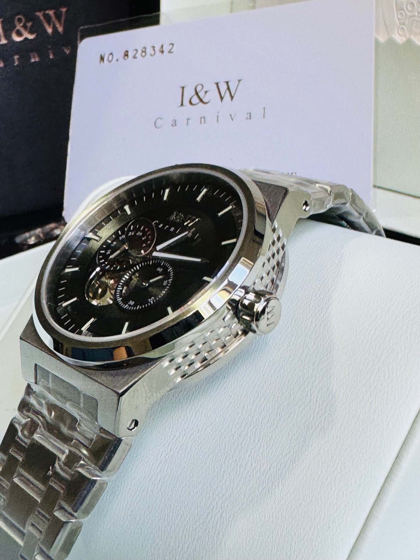 SOFISTICADO RELOJ AUTOMÁTICO I&W- CRISTAL ZAFIRO-LUMINOSO-PEQUEÑA VENTANA TOURBILLON-PEQUEÑOS DIALES SEGUNDERO Y 24 HRS. RESISTENTE AL AGUA- ALTA CALIDAD!!!