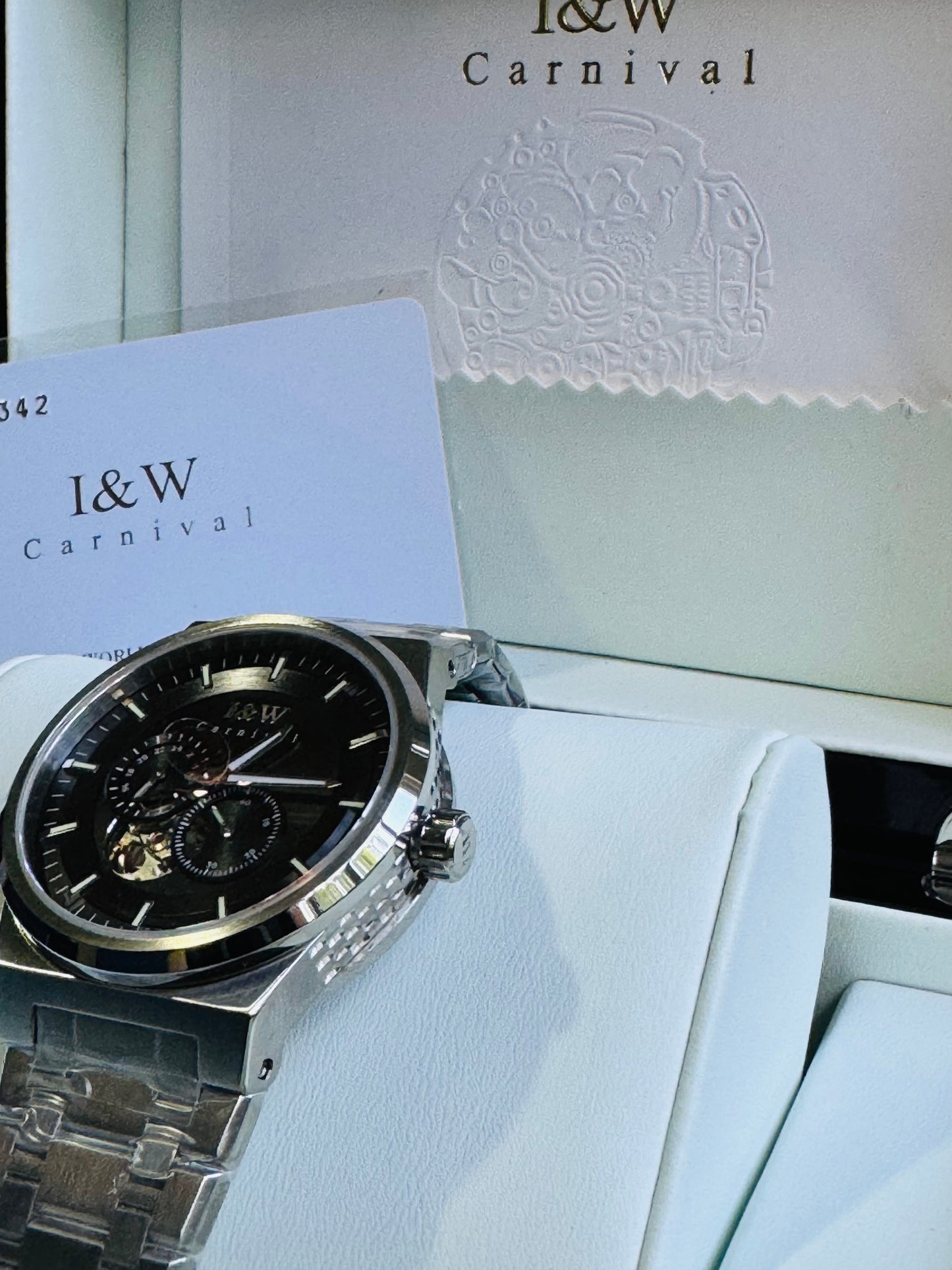 SOFISTICADO RELOJ AUTOMÁTICO I&W- CRISTAL ZAFIRO-LUMINOSO-PEQUEÑA VENTANA TOURBILLON-PEQUEÑOS DIALES SEGUNDERO Y 24 HRS. RESISTENTE AL AGUA- ALTA CALIDAD!!!