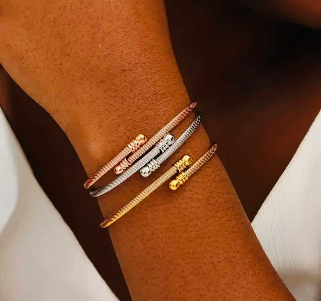 Hermoso Juego de 3 Pulseras- Unitalla- Unisex- Hipoalergenicas Ideal para Regalo 🎁