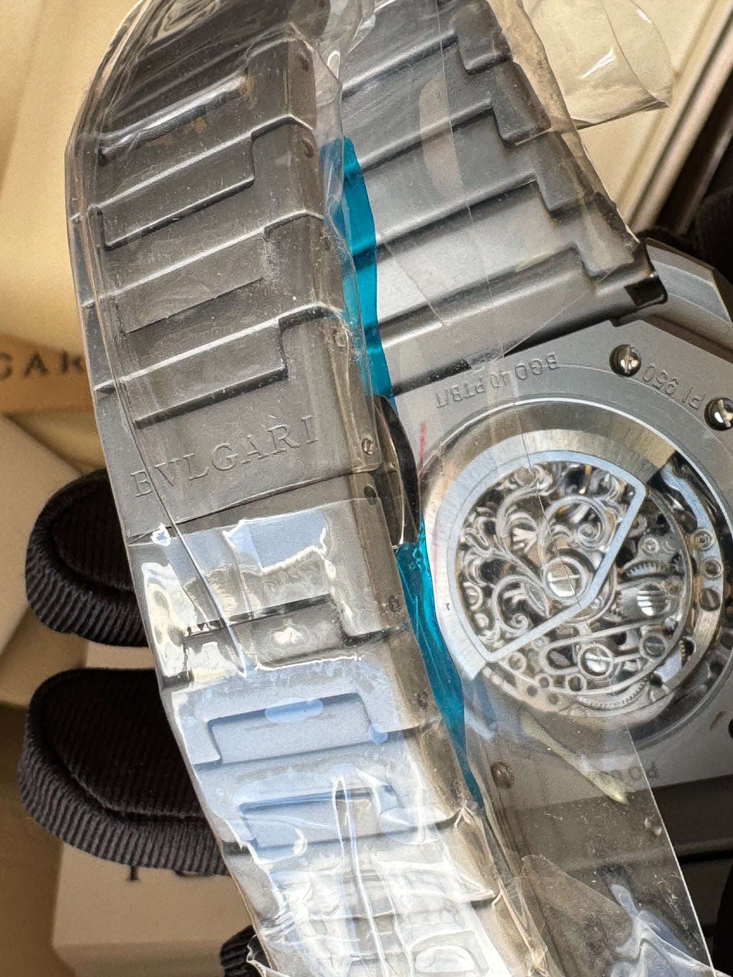 LUJOSO DISEÑO RELOJ AUTOMÁTICO MECÁNICO BVLGARI OCTO ELEGANCIA Y DISTINCIÓN