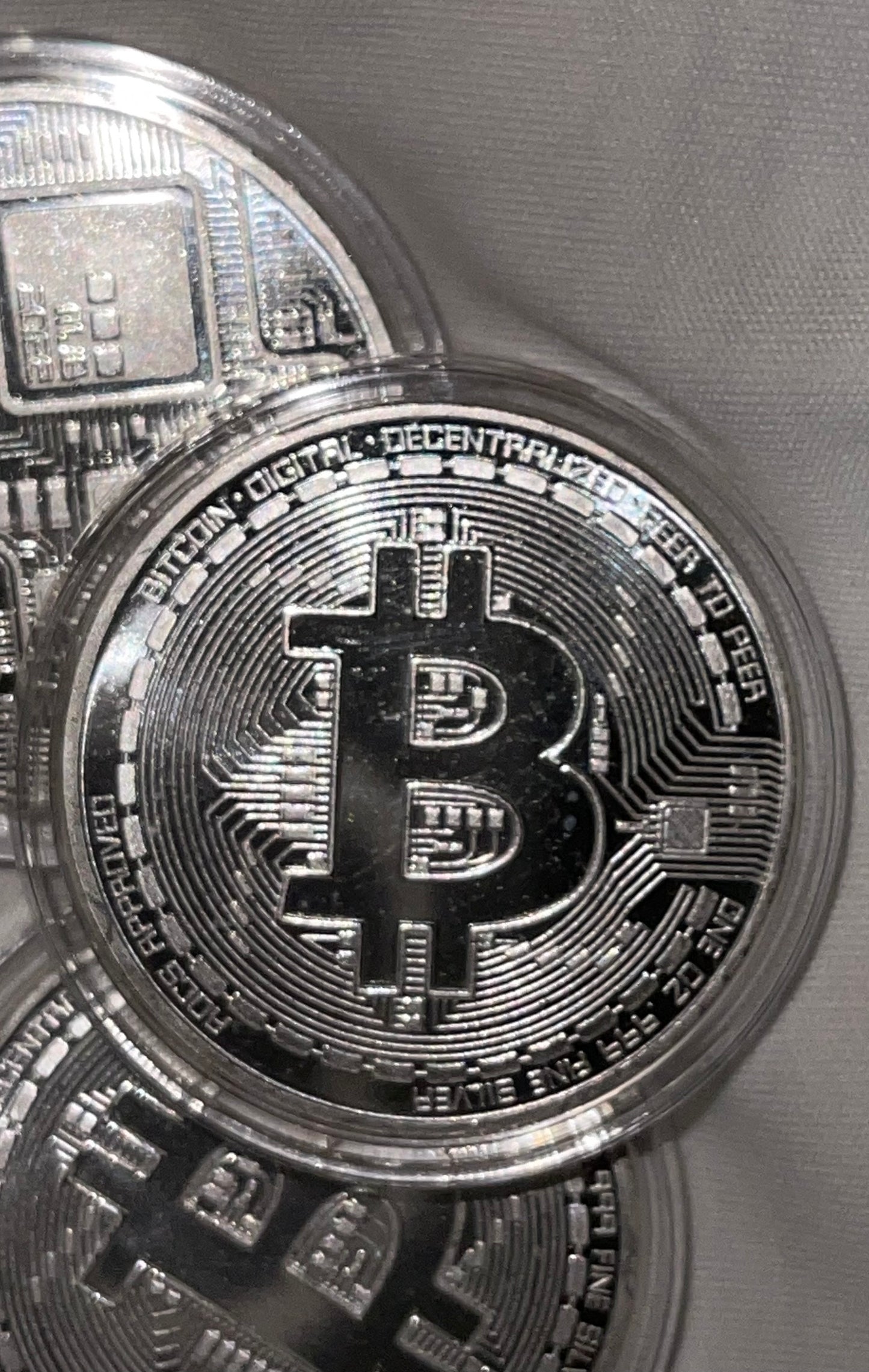 Hermoso Bitcoin de Plata de Ley .999 Intrincado Diseño! No Pierda la Oportunidad de Tener este Bello Símbolo de Matemática Pura!!! Lo más Escaso y Valioso qué Alguna vez Hemos tenido los seres Humanos! Última Disponible