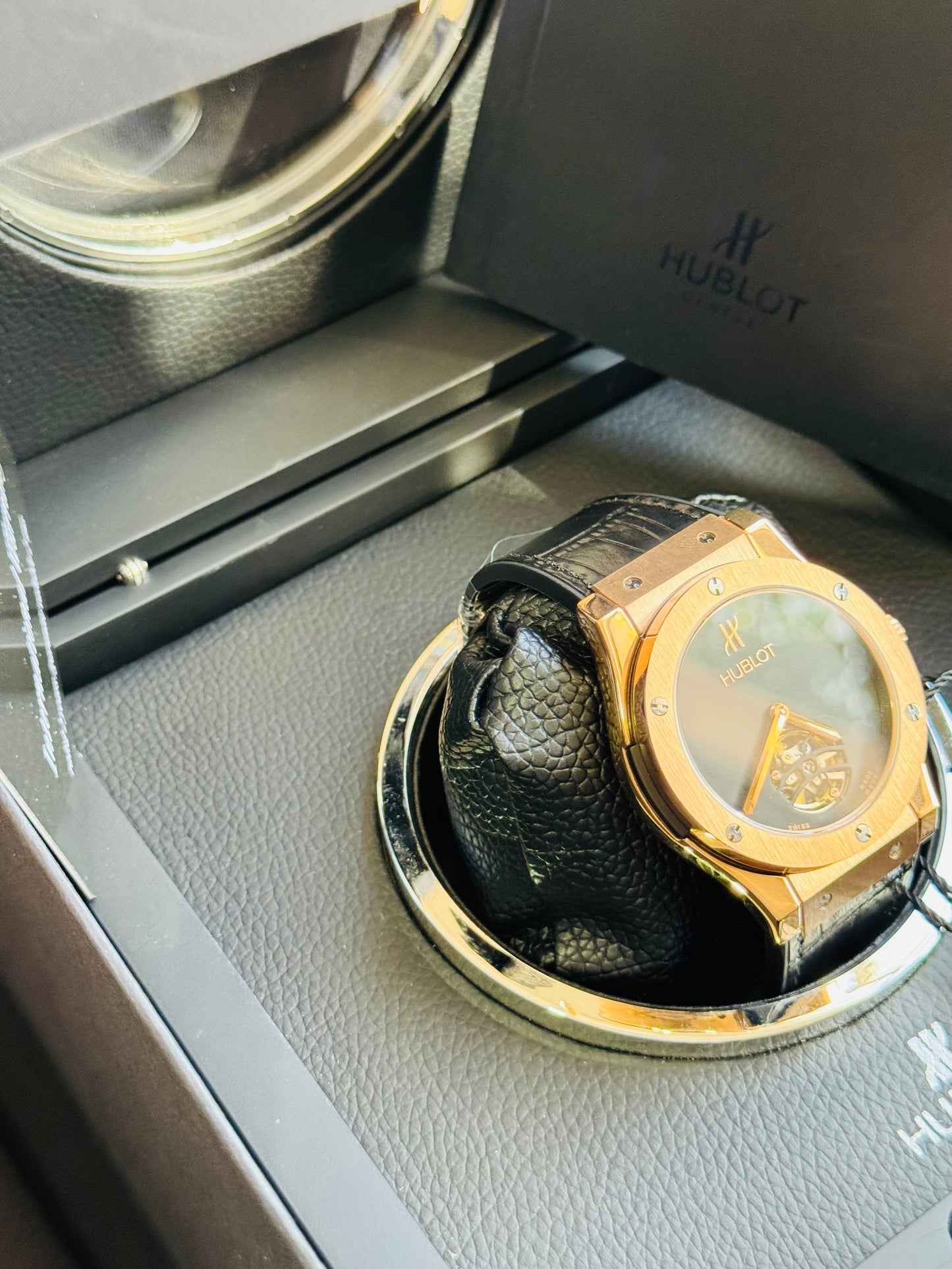 IMPRESIONANTE RELOJ AUTOMÁTICO MECÁNICO HUBLOT TOURBILLON- CRISTAL ZAFIRO-21 JOYAS-MÁXIMA ELEGANCIA!!!

PRECIO: A TRATAR

INFORMACION WHATSAPP 99 81 92 84 65

NO SE HACEN ENVÍOS 🚚
