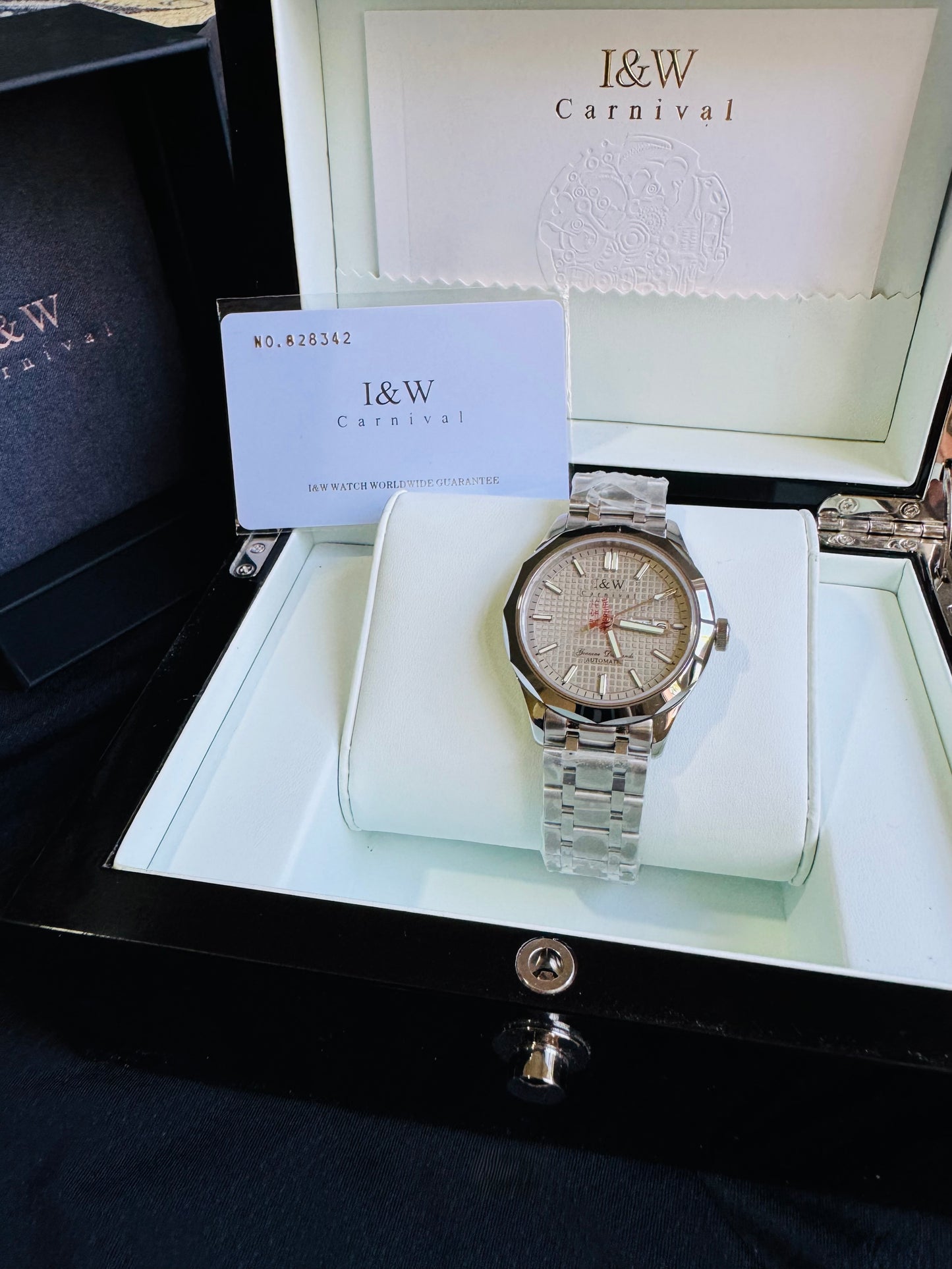 HERMOSO y ELEGANTE DISEÑO I&W AUTOMATICO- CRISTAL ZAFIRO-LUMINOSO-FECHADOR-DÍA DE LA SEMANA 💯% ORIGINAL