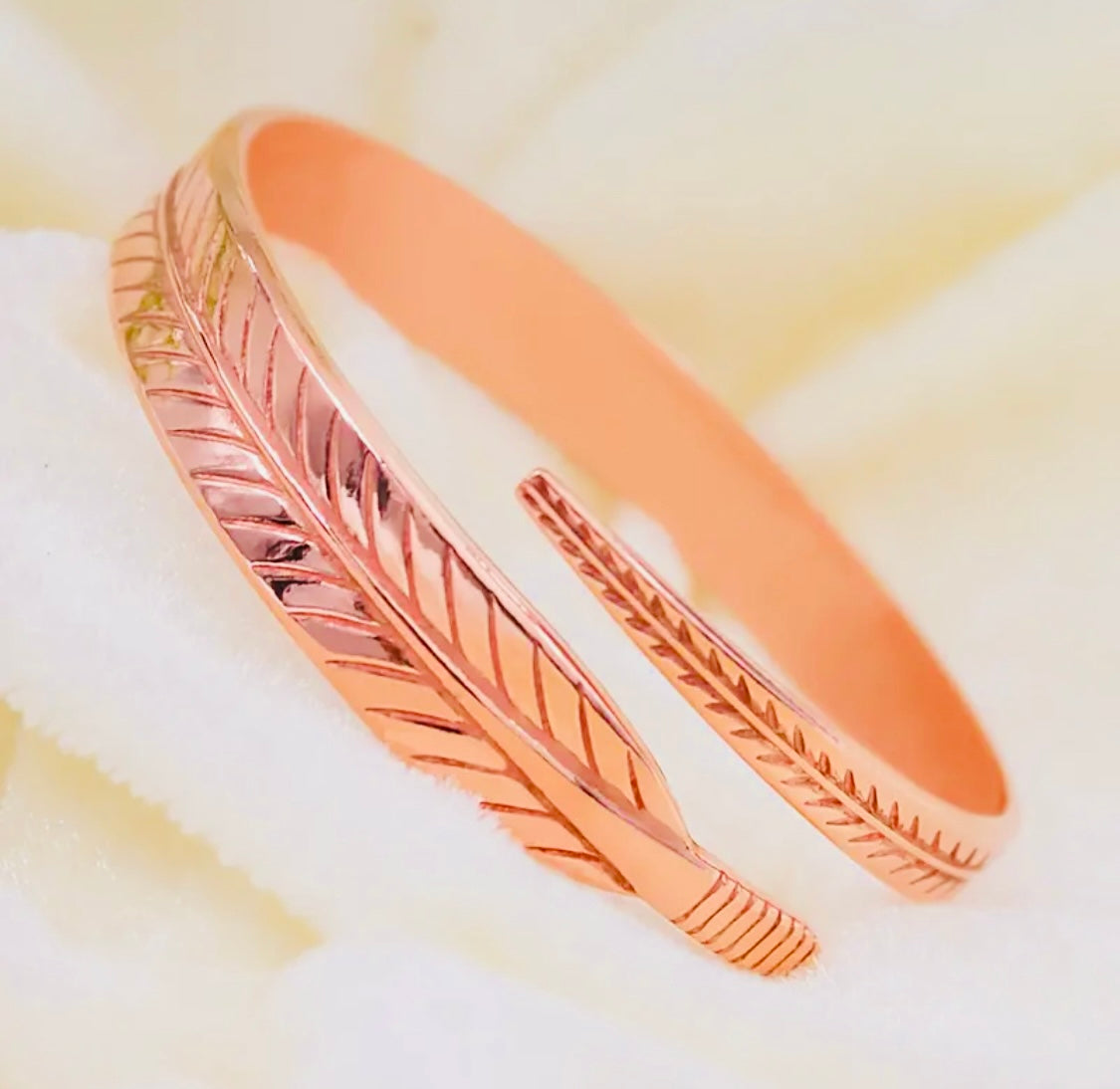 Hermosa Esclava de Cobre en Forma de  Pluma Unitallas- Unisex - Hipoalergenica Perfecto para Regalo