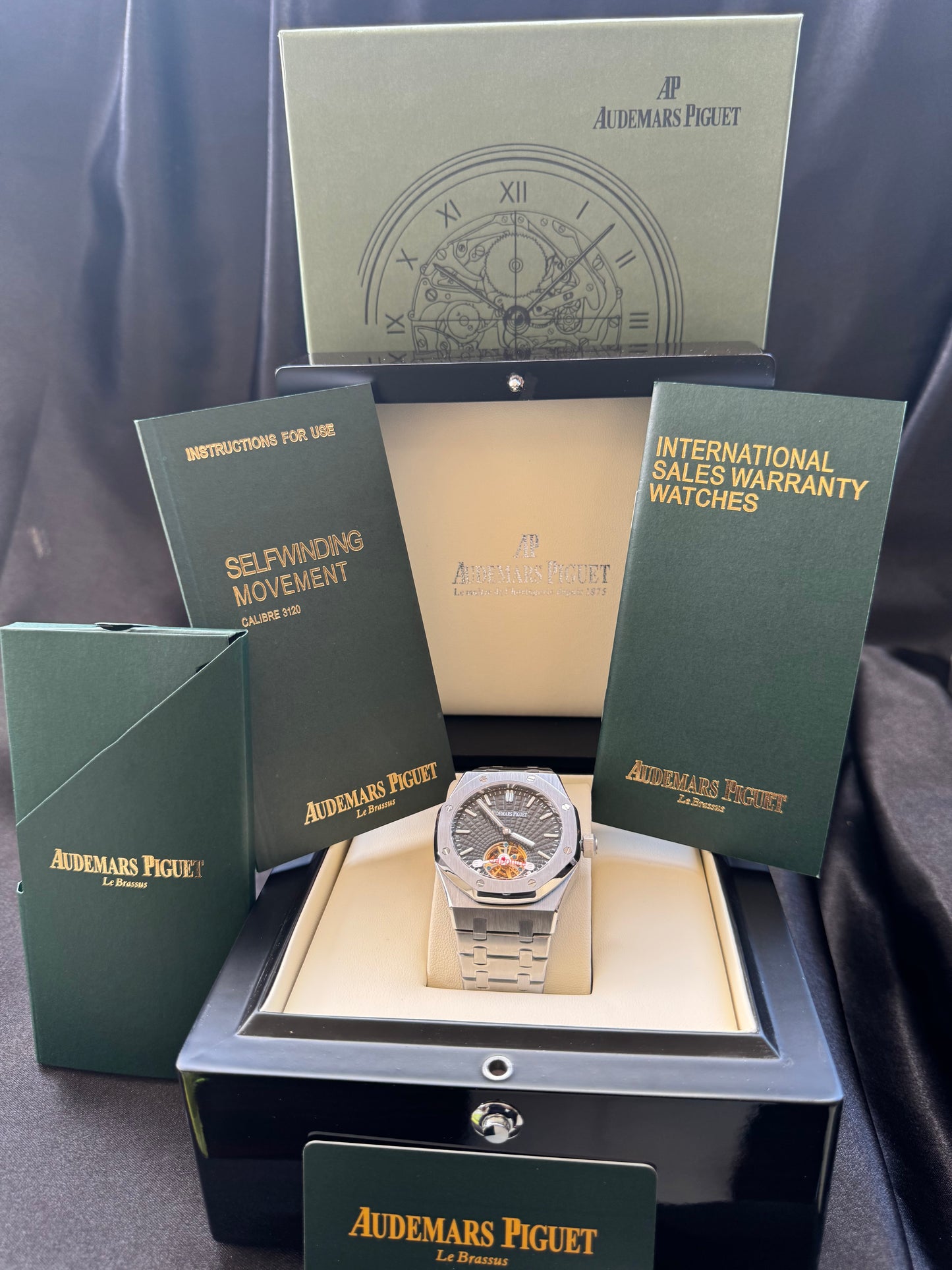Increíble Reloj Audemars P. ROYAL OAK Automático Mecánico-Tourbillon-Máximo lujo y Calidad! Luminoso Etcétera-Disponible con Carátula Negra y Carátula Azul.