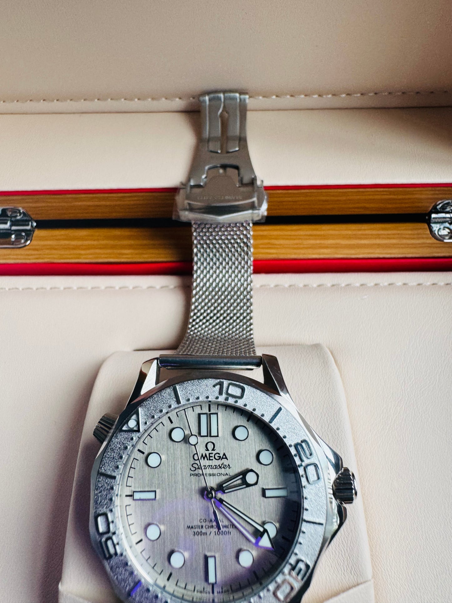 HERMOSO RELOJ AUTOMÁTICO MECÁNICO OMEGA SEAMASTER ACABADO DIAMANTADO