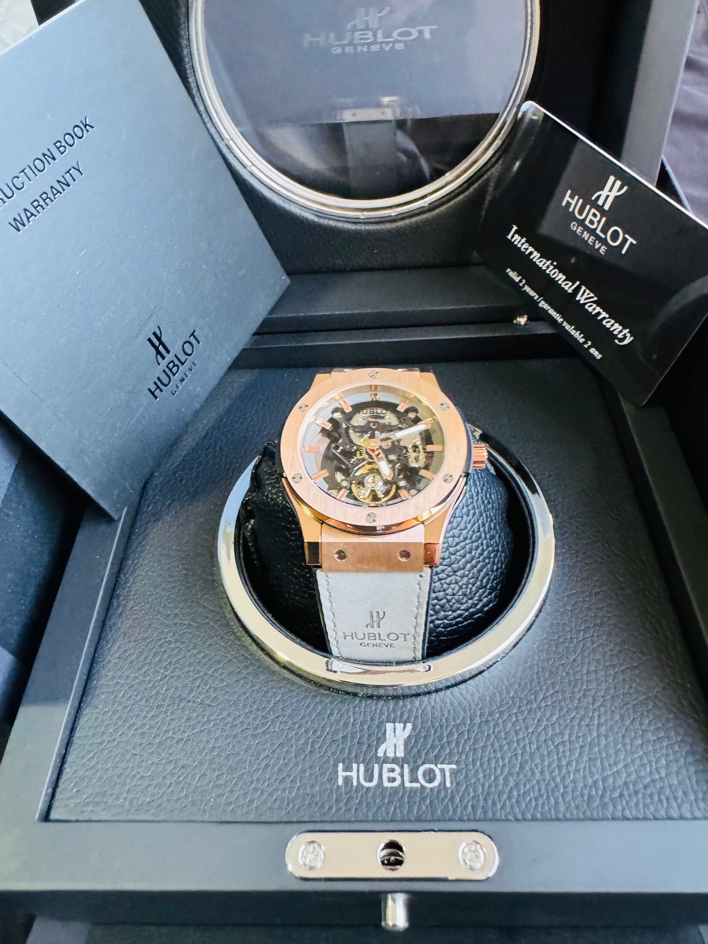 ESPECTACULAR RELOJ HUBLOT SKELETON AUTOMÁTICO MECÁNICO- CRISTAL ZAFIRO- ETC;