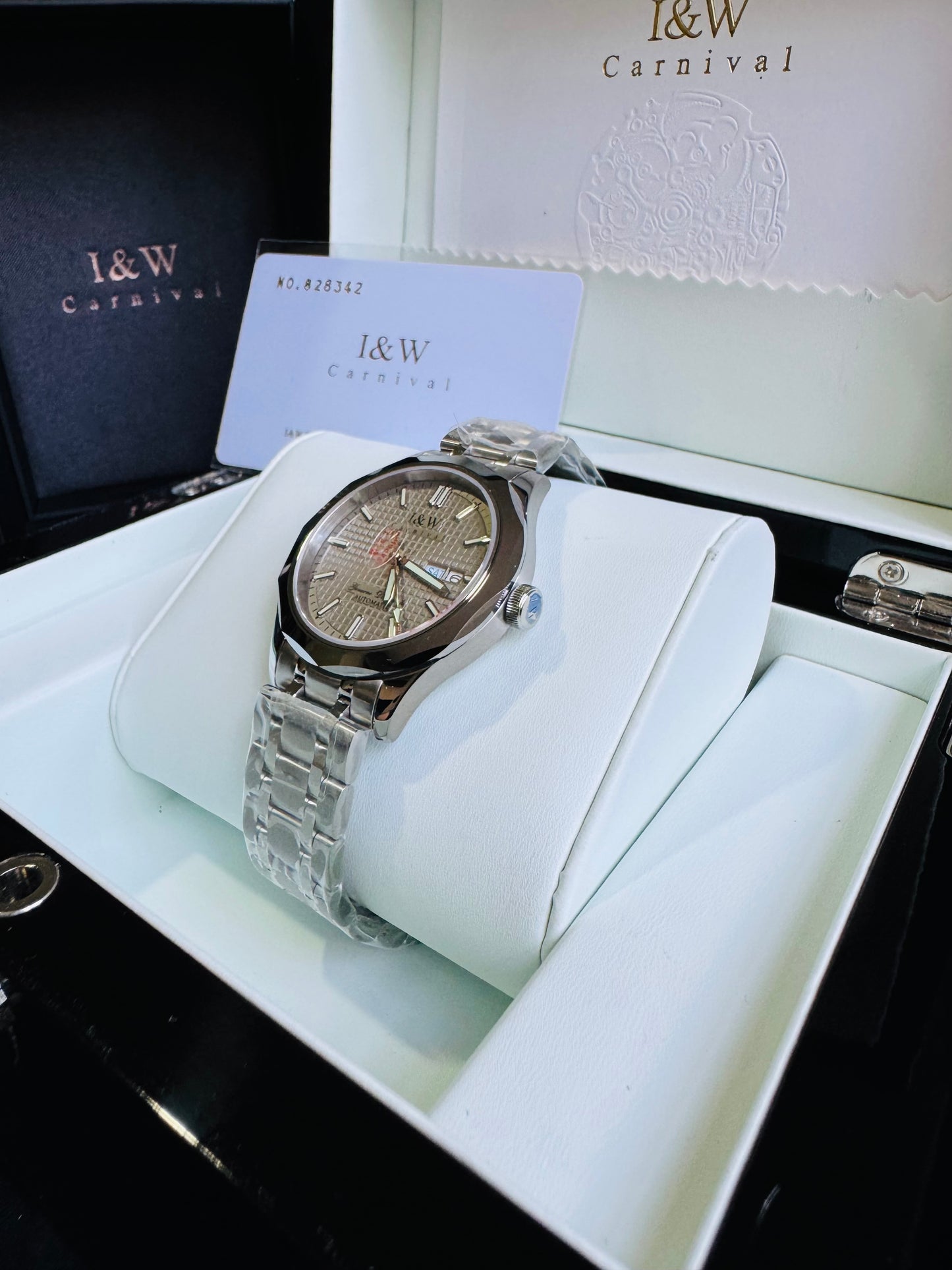 HERMOSO y ELEGANTE DISEÑO I&W AUTOMATICO- CRISTAL ZAFIRO-LUMINOSO-FECHADOR-DÍA DE LA SEMANA 💯% ORIGINAL