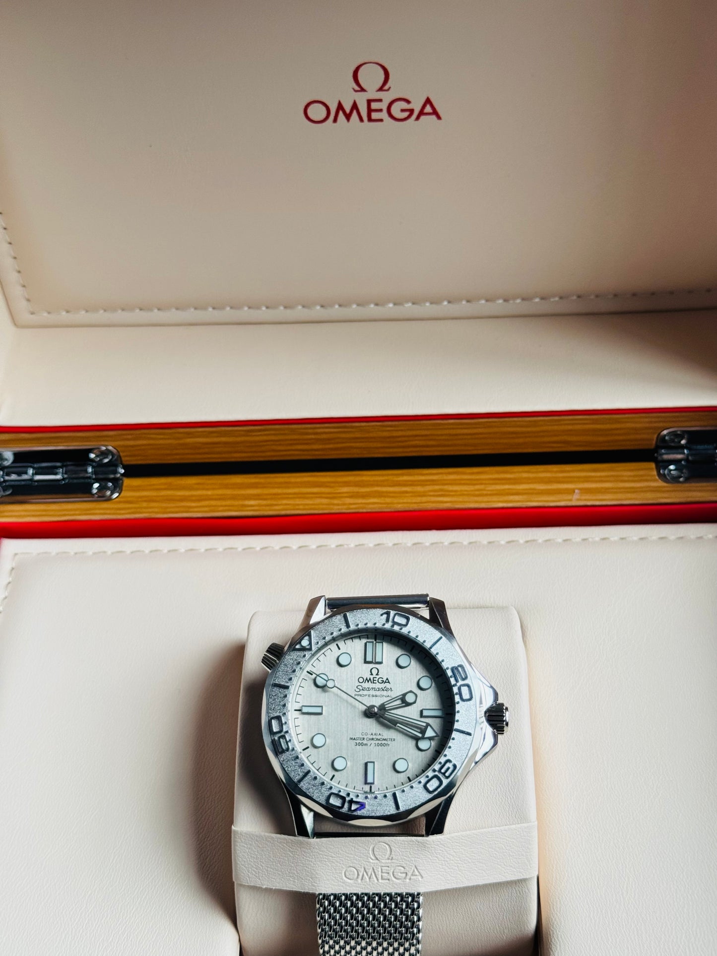 HERMOSO RELOJ AUTOMÁTICO MECÁNICO OMEGA SEAMASTER ACABADO DIAMANTADO