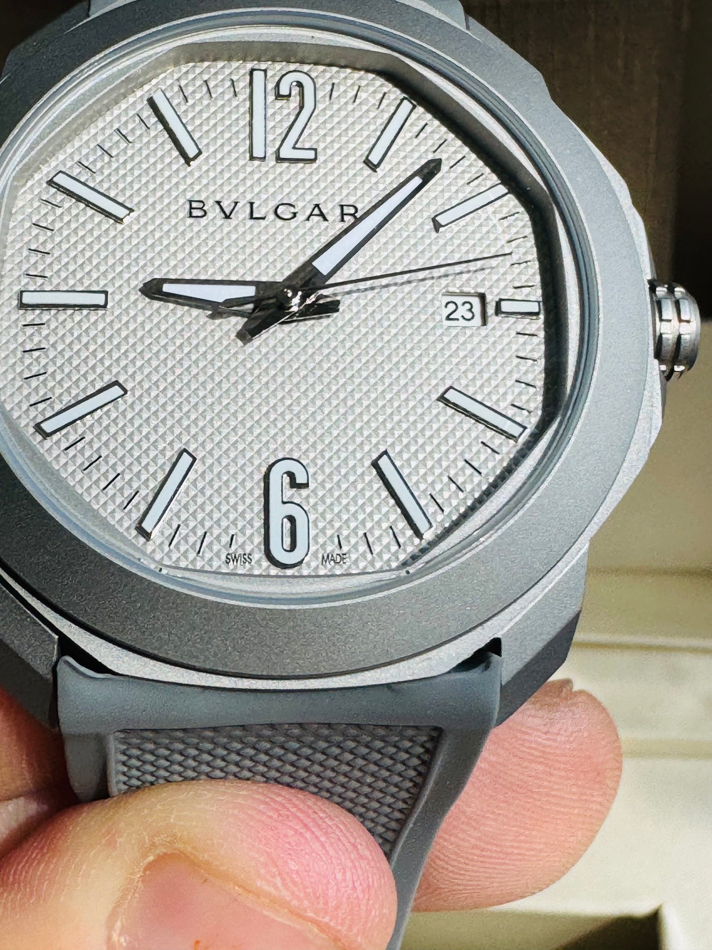 ELEGANTE RELOJ OCTO BVLGARI AUTOMÁTICO- 31 JOYAS 💎 CRISTAL ZAFIRO- FECHADOR-DISEÑO NUEVO!!!