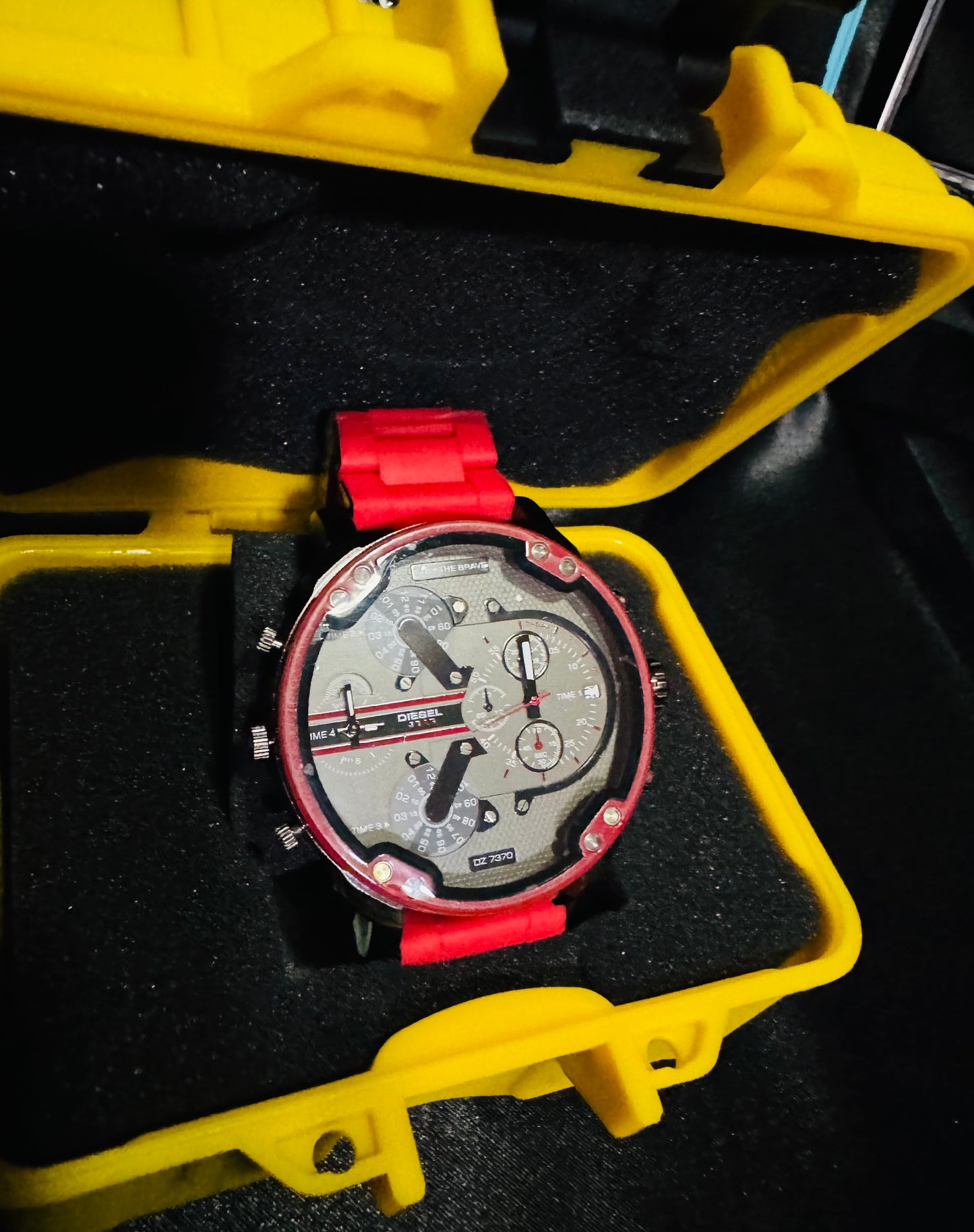 Reloj MR DADDY Diesel Grande y Pesado ! Disponible en 7 Modelos Diferentes!

Información por WhatsApp 99 81 92 84 65


NOTA:

No se hacen envíos 🚚  📦 💨!

Las Ventas son solo en Cancún

Nuestro Lema: No somos Números!