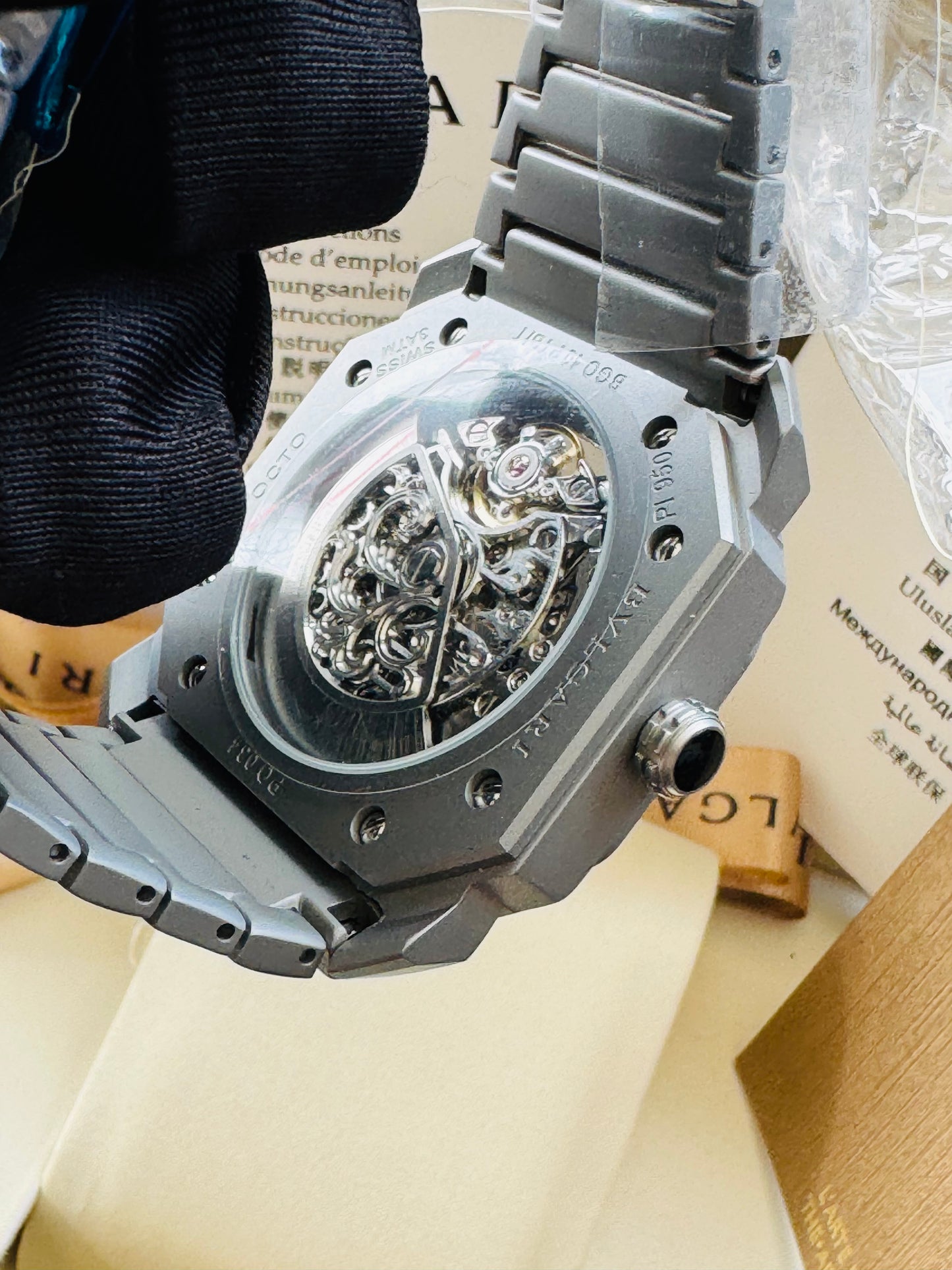 LUJOSO DISEÑO RELOJ AUTOMÁTICO MECÁNICO BVLGARI OCTO ELEGANCIA Y DISTINCIÓN