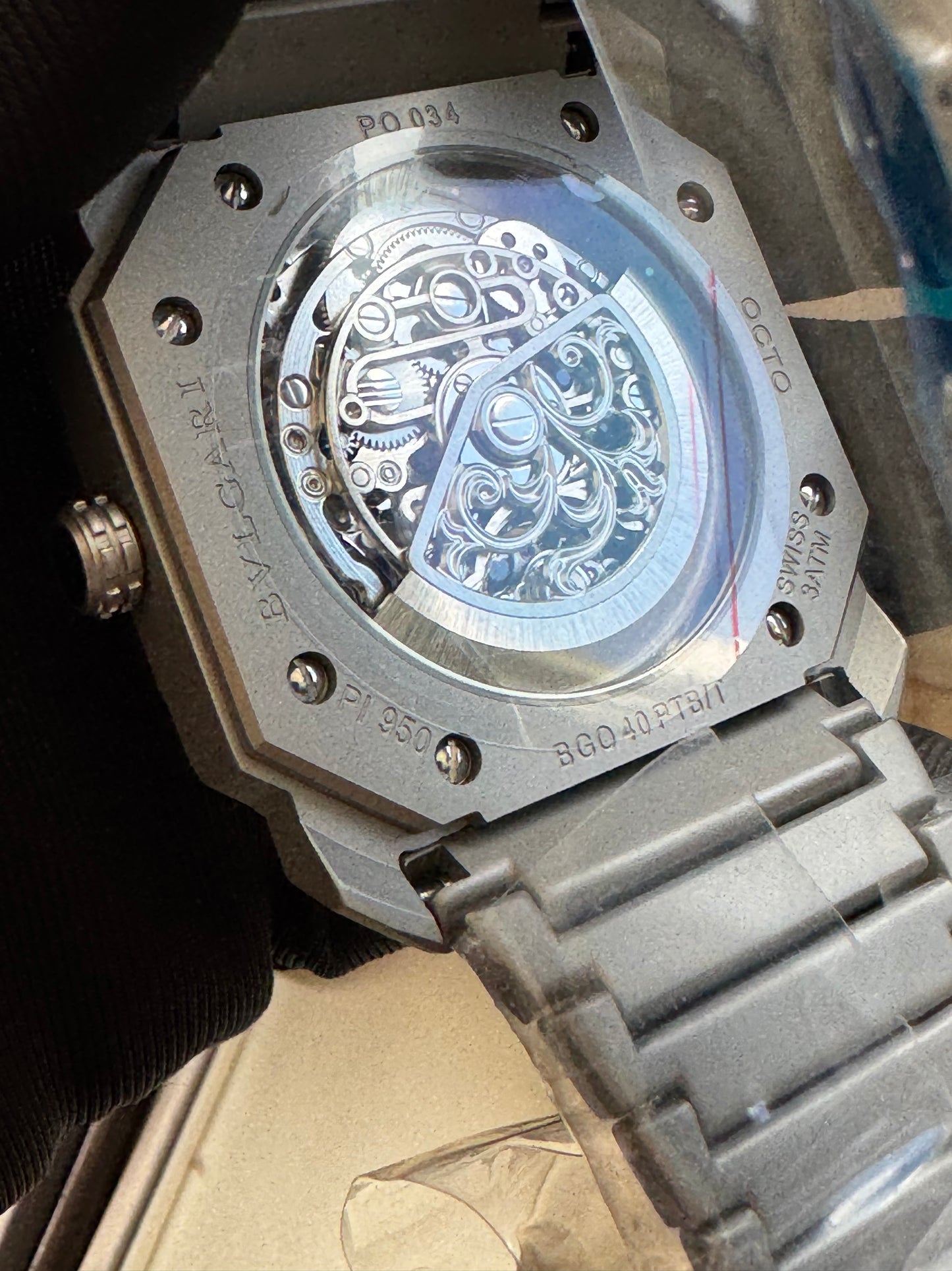 LUJOSO DISEÑO RELOJ AUTOMÁTICO MECÁNICO BVLGARI OCTO ELEGANCIA Y DISTINCIÓN