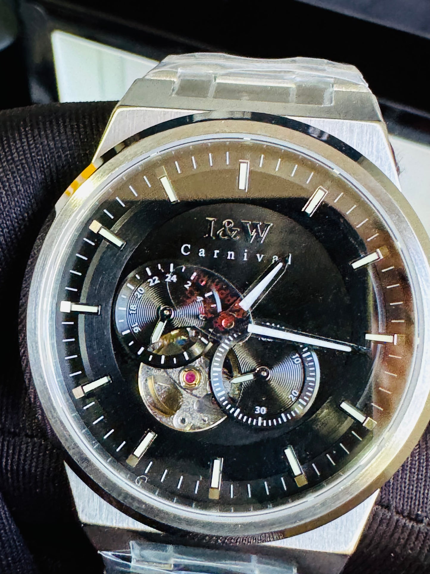 SOFISTICADO RELOJ AUTOMÁTICO I&W- CRISTAL ZAFIRO-LUMINOSO-PEQUEÑA VENTANA TOURBILLON-PEQUEÑOS DIALES SEGUNDERO Y 24 HRS. RESISTENTE AL AGUA- ALTA CALIDAD!!!